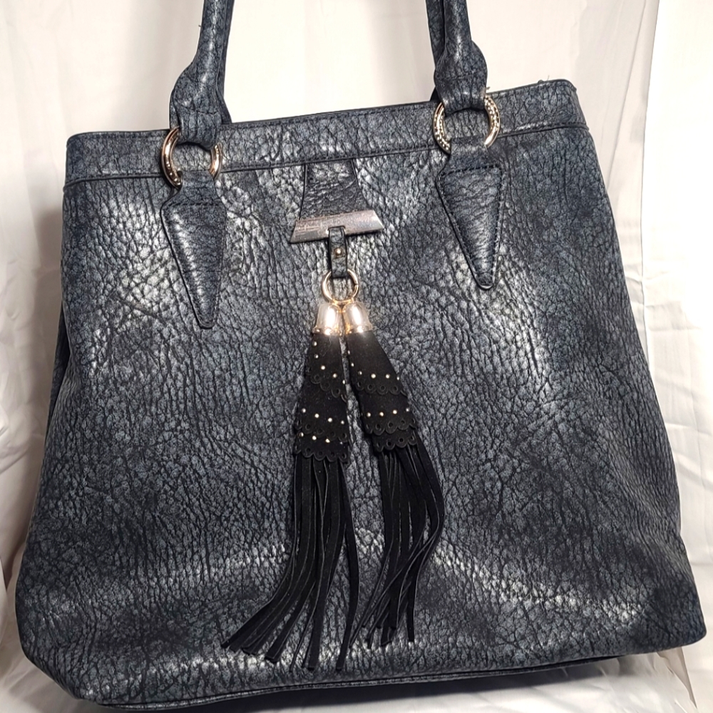 Gusacci Shoulder Bag